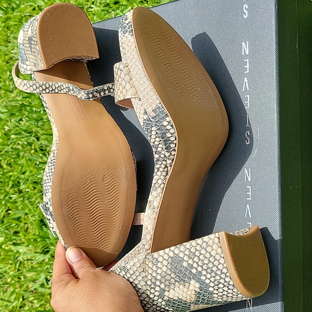 Heels - Picture 4 of 5